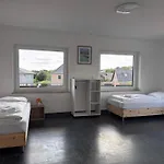T&k - - 4-7 - Private Parking - Wifi - Fully Equipped Kitchen *