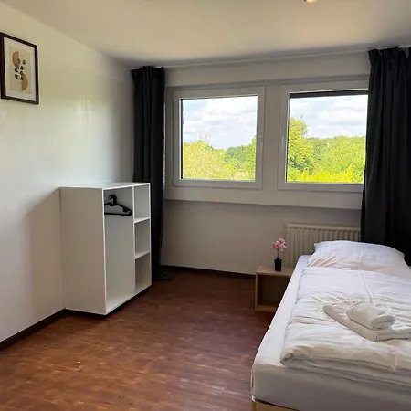 T&k - - 4-7 - Private Parking - Wifi - Fully Equipped Kitchen Wegberg