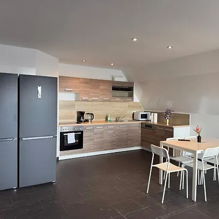 Appartement T&k - - 4-7 - Private Parking - Wifi - Fully Equipped Kitchen Wegberg