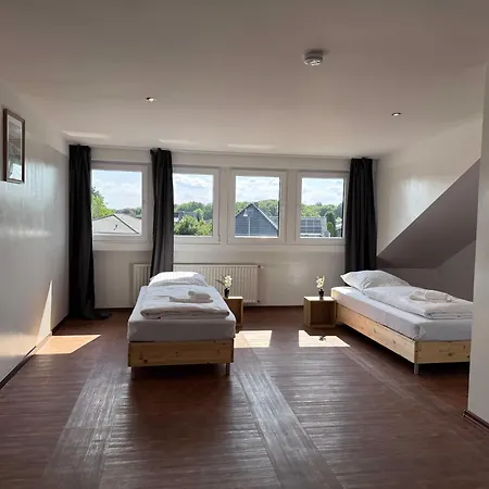 T&k - - 4-7 - Private Parking - Wifi - Fully Equipped Kitchen *