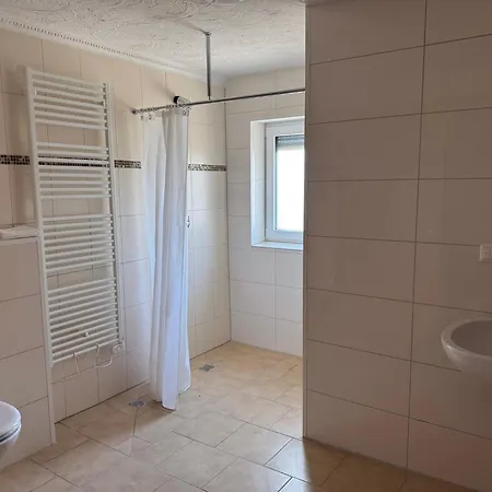 Apartment T&k - - 4-7 - Private Parking - Wifi - Fully Equipped Kitchen *