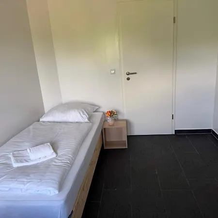 T&k - - 4-7 - Private Parking - Wifi - Fully Equipped Kitchen