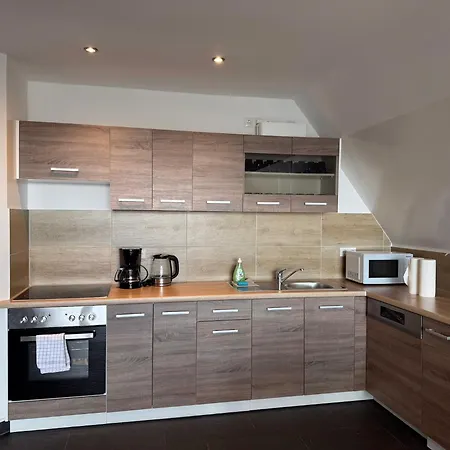 T&k - - 4-7 - Private Parking - Wifi - Fully Equipped Kitchen Wegberg