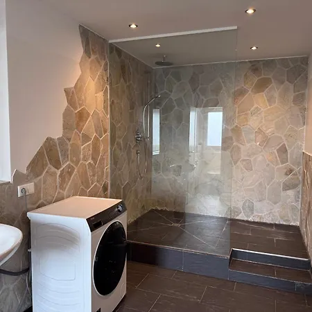 T&k - - 4-7 - Private Parking - Wifi - Fully Equipped Kitchen * Wegberg