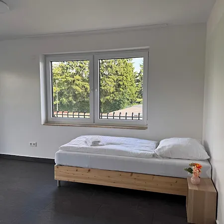 Apartment T&k - - 4-7 - Private Parking - Wifi - Fully Equipped Kitchen Wegberg