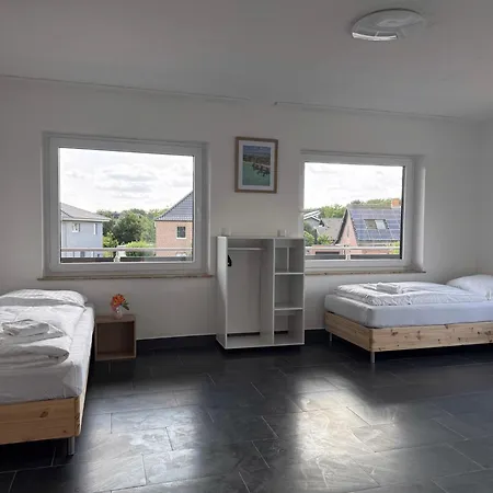 T&k - - 4-7 - Private Parking - Wifi - Fully Equipped Kitchen *