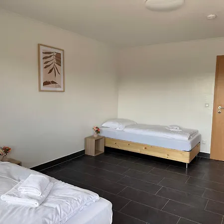 T&k - - 4-7 - Private Parking - Wifi - Fully Equipped Kitchen