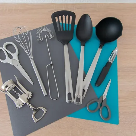 T&k - - 4-7 - Private Parking - Wifi - Fully Equipped Kitchen Apartment