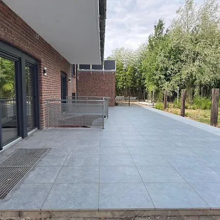 T&k - - 4-7 - Private Parking - Wifi - Fully Equipped Kitchen Apartment *