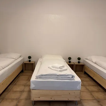 T&k - - 4-7 - Private Parking - Wifi - Fully Equipped Kitchen * Wegberg