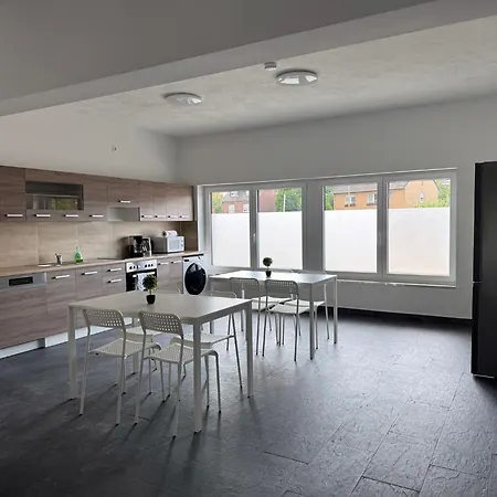 Apartment T&k - - 4-7 - Private Parking - Wifi - Fully Equipped Kitchen Wegberg