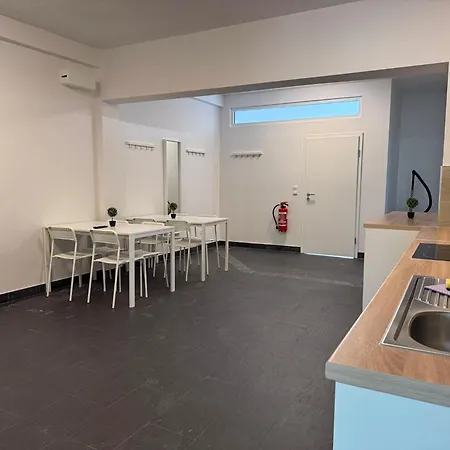 Apartment T&k - - 4-7 - Private Parking - Wifi - Fully Equipped Kitchen