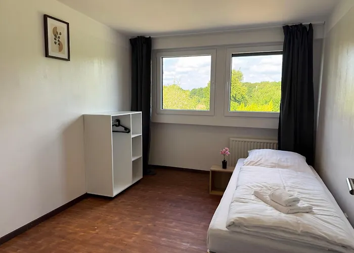 T&k - - 4-7 - Private Parking - Wifi - Fully Equipped Kitchen Wegberg