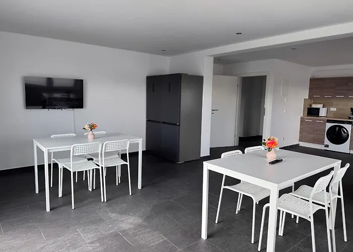 T&k - - 4-7 - Private Parking - Wifi - Fully Equipped Kitchen Wegberg