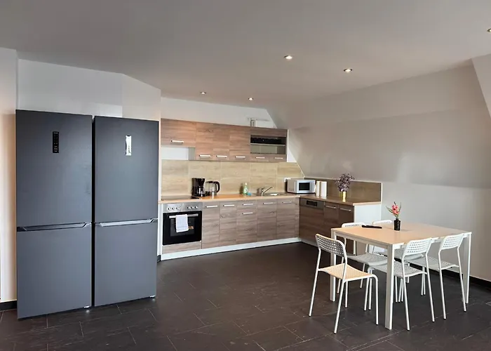 Apartament T&k - - 4-7 - Private Parking - Wifi - Fully Equipped Kitchen Wegberg