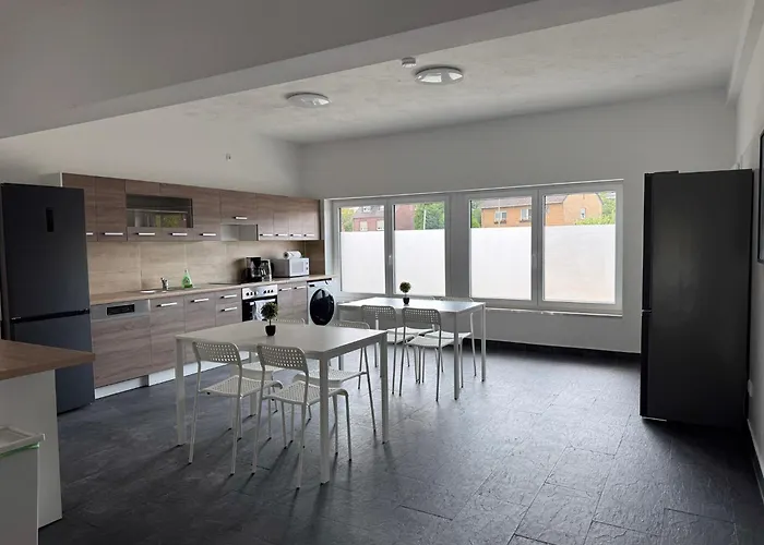 Apartament T&k - - 4-7 - Private Parking - Wifi - Fully Equipped Kitchen Wegberg