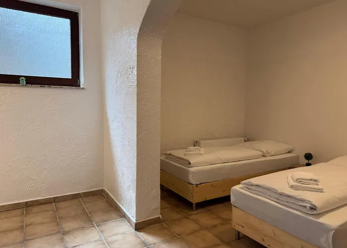 T&k - - 4-7 - Private Parking - Wifi - Fully Equipped Kitchen *