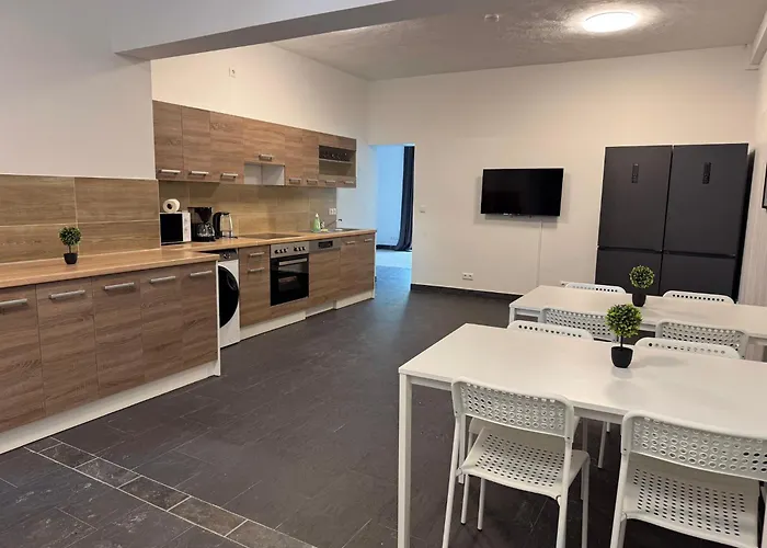 T&k - - 4-7 - Private Parking - Wifi - Fully Equipped Kitchen *