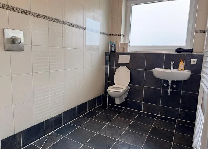 T&k - - 4-7 - Private Parking - Wifi - Fully Equipped Kitchen Appartement *